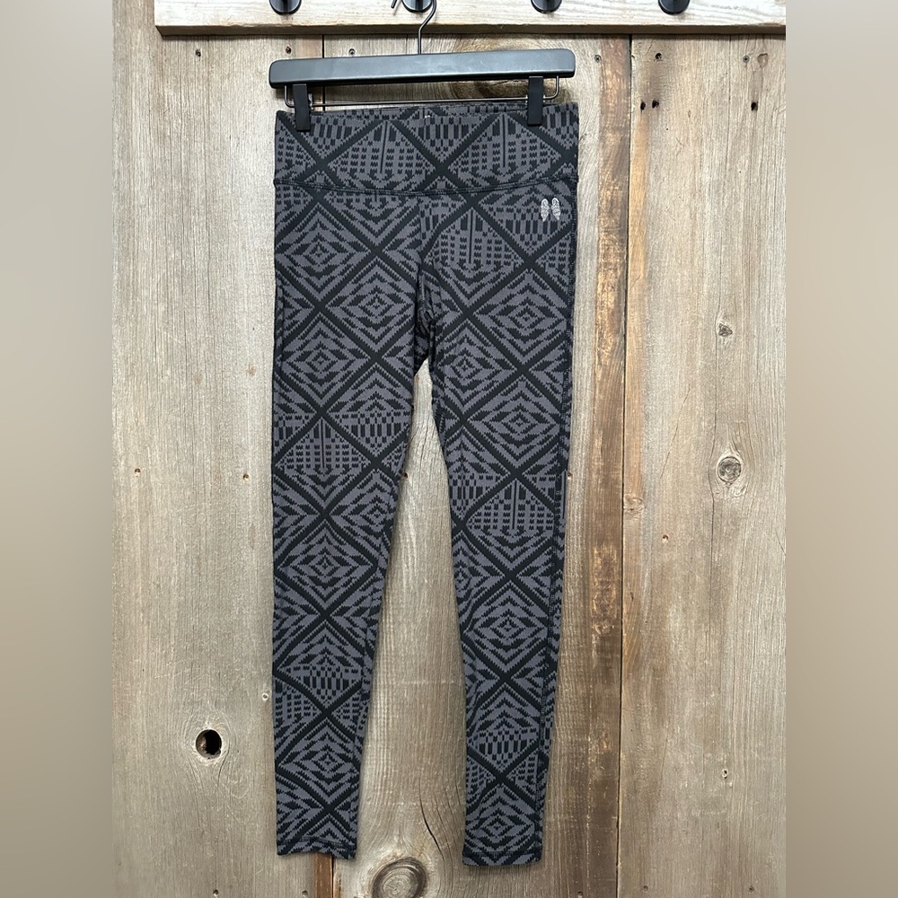 Victoria’s Secret Geometric Print Tribal Leggings in Black Size Small
